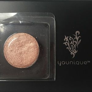 Younique Moodstruck eyeshadow single